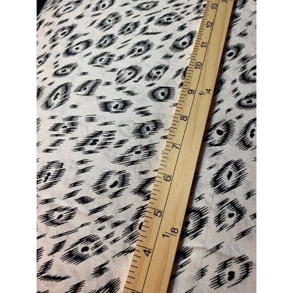 Black & White Ikat Cotton Fabric 1 Yard 42" Wide Sewing Quilting Craft Material - Picture 3 of 3